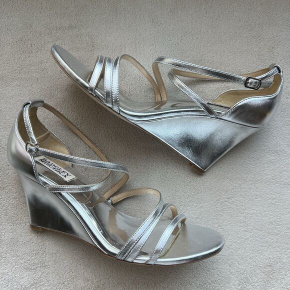 Badgley Mischka Metallic Silver Leather Wedge Heel Strappy Sandals Women 8.5 - Picture 1 of 15